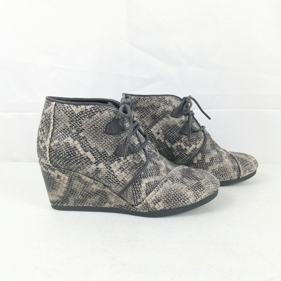 Toms Kala Wedge Bootie Women Size 7.5 Gray Faux Snakeskin Lace Up Ankle Boots - Picture 2 of 10
